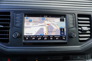 Volkswagen Crafter 2020 - 140pk Automaat L3H3/L2H2 Apple carplay Camera parkeersensoren Cruise control Navigatie 3-Zits image 2 thumbnail