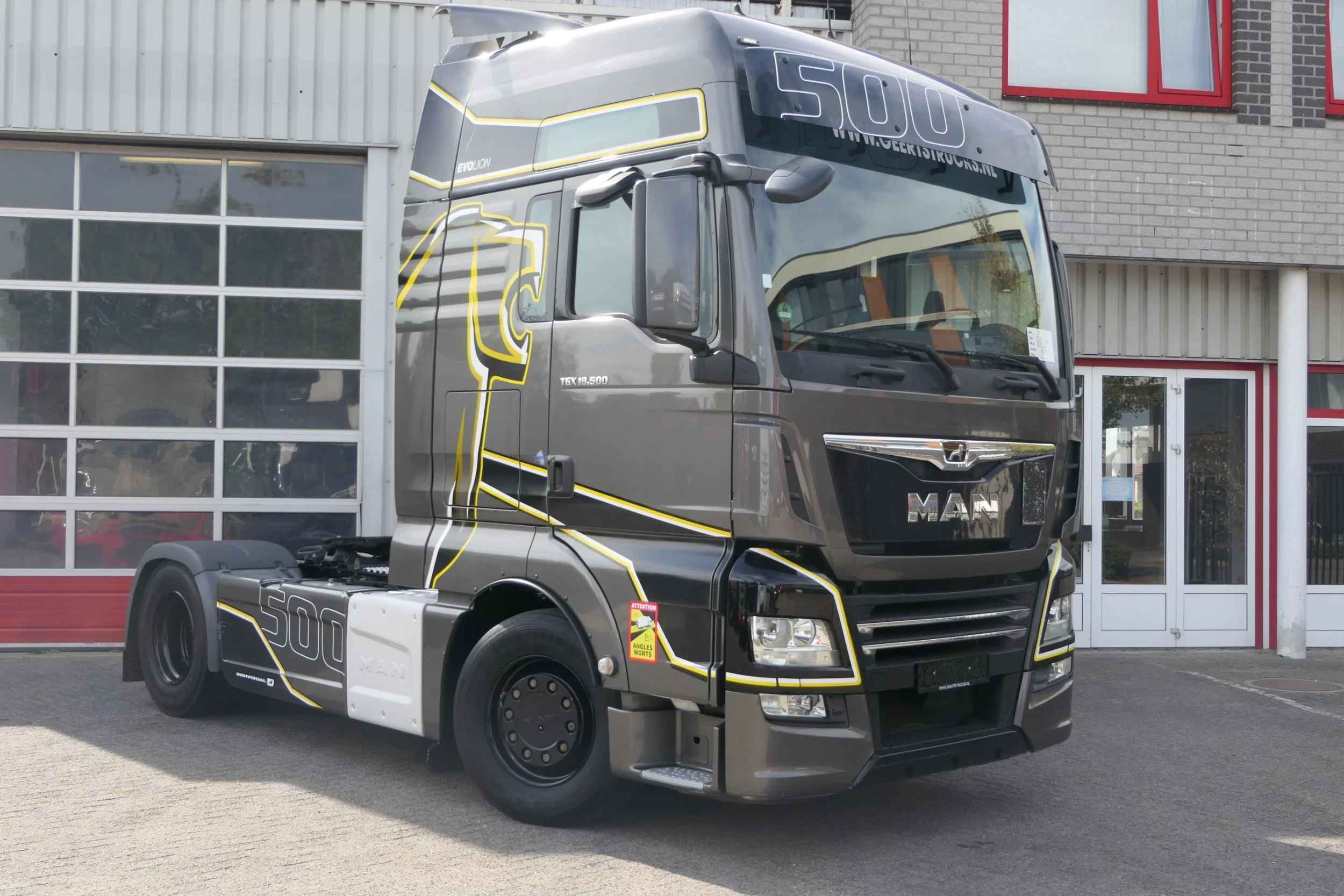 MAN TGX 2019 - 18.500 EvoLion Individual Edition | XXL Cab. | Retarder | 2 Tanks | 563360Km | 2019 | Stand Klima | Navi | A/C | ACC | Fridge | TV | Subwoofer | Euro6-C | 4X2 | German Truck afbeelding 1