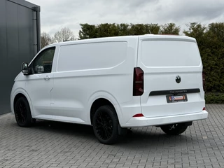 Volkswagen Transporter 2024 - 2.0 TDI 150 PK STYLE / AUTOMAAT / L1H1 / BPM VRIJ! / ACHTERKLEP / ECC / CRUISE / LANE ASSIST / CAMERA / 3-ZITS imagem 5