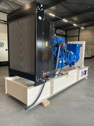 FG Wilson 2026 - P450-3 - 450 kVA Open Genset - DPX-16018-O imagen 2 miniatura