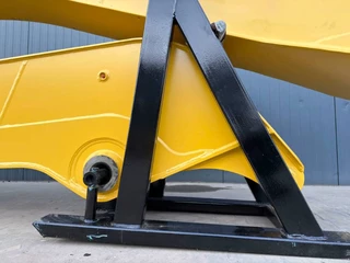 Komatsu N/A 2026 - PC200 18 mtr Long Reach Equipment image 9
