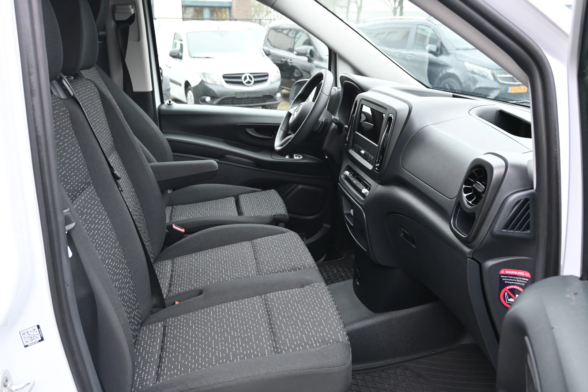 Mercedes-Benz Vito 2024 - 116 CDI L2 Pro image 8