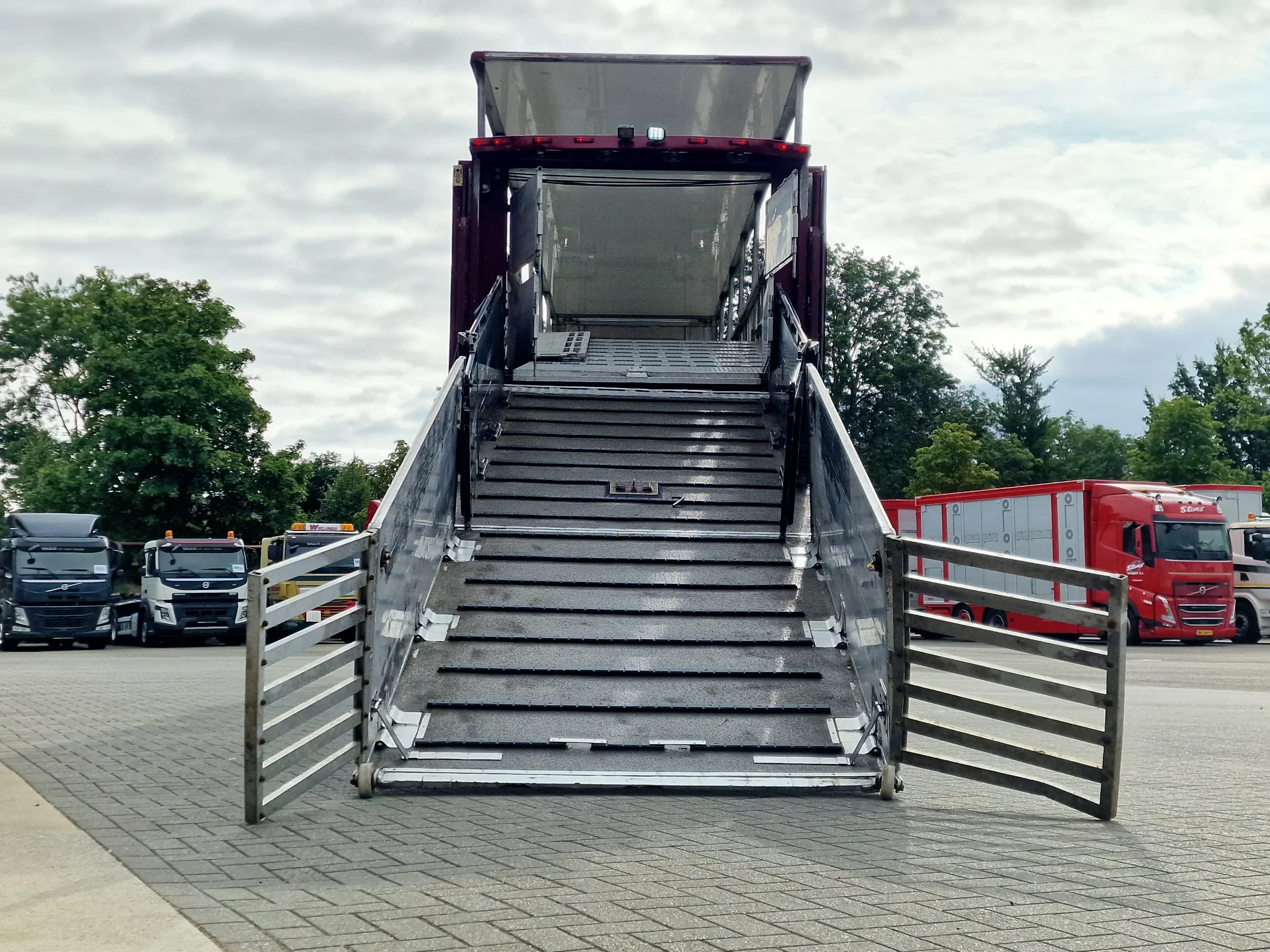 CUPPERS 2013 - 4 stock - new TUV - type 2 - lifting floors - lift / ramp afbeelding 8