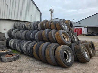 Container full 385/65R22.5 tires with rims for sale