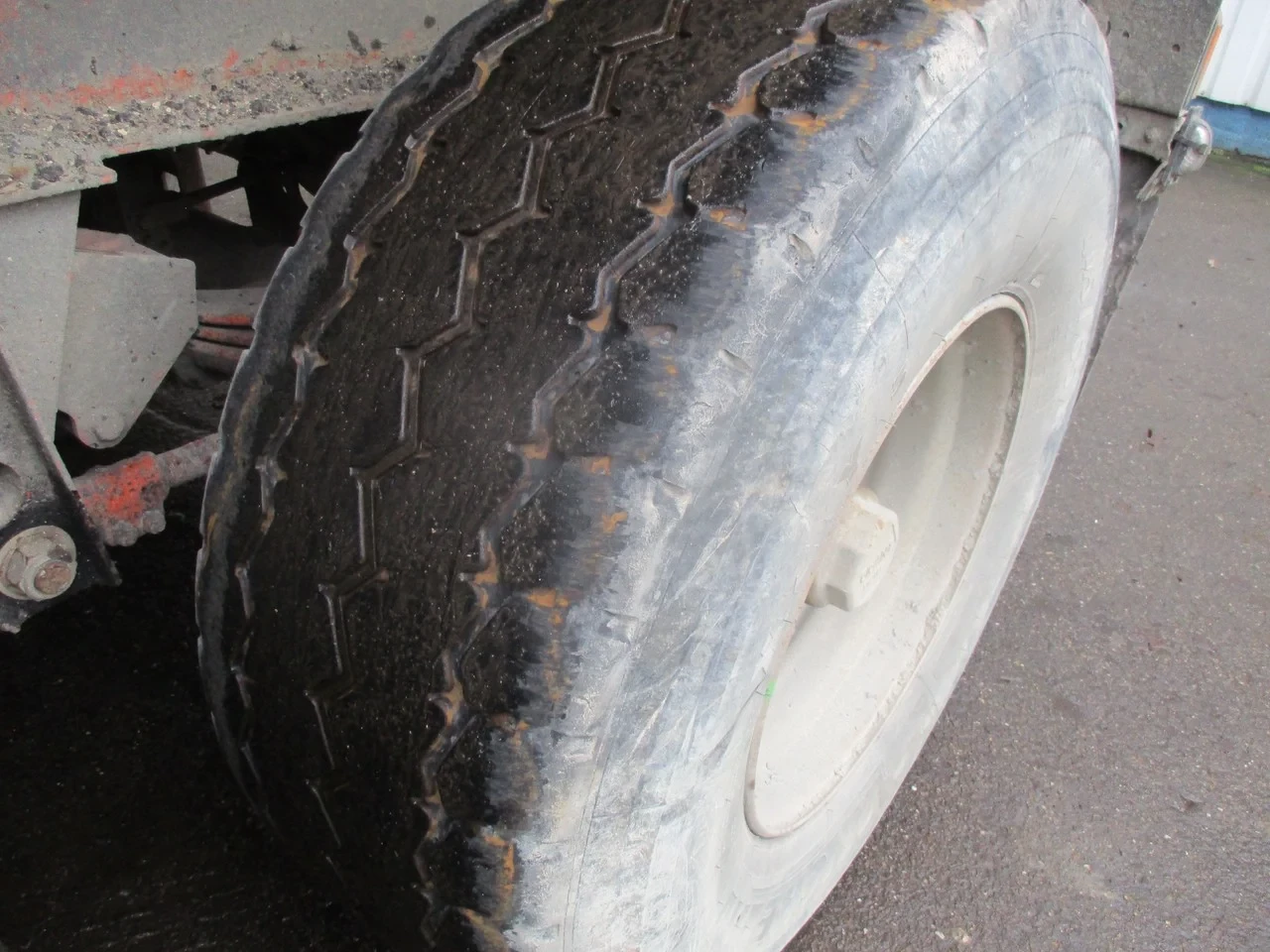 Kaiser 2001 - 2 axle , steel tipper trailer , spring suspension , drum brakes Bild 9