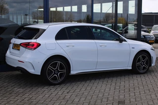 Mercedes-Benz A-Class 2021 - 250e AUT8 AMG Limited NIGHT PAKKET SFEER CARPLAY DAB NAVI obrazek 6