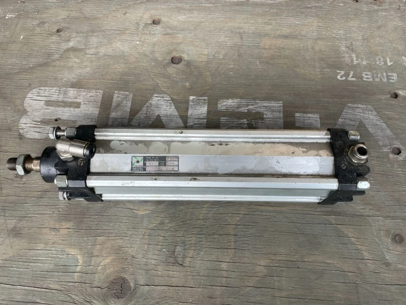 Diverse - PNEUMAX PNEUMATISCHE CILINDER 1321.63.220. afbeelding 1