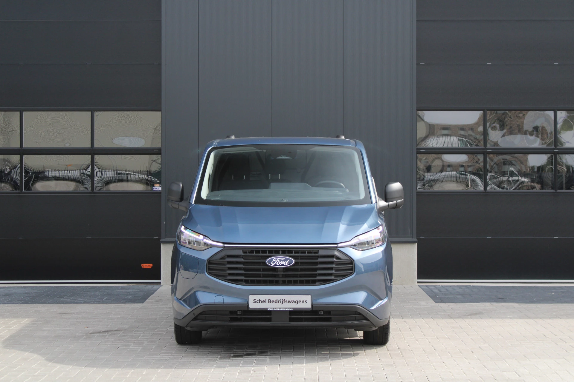Ford Transit Custom 2025 - 320 2.5 PHEV L2H1 Trend 232pk - 5 jaar GARANTIE - 2x Schuifdeur - Adaptive Cruise - Blind Spot - Navigatie - Camera - Verwarmd Stuur - Rijklaar image 2