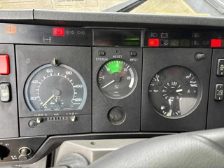 Mercedes-Benz SK 1838 V8 1995 - 4X2 steel/air top condition 0nly 372170 km original EPS image 13