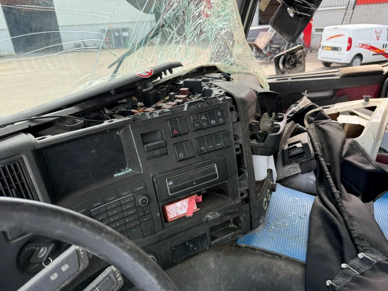 Volvo FMX 410 2018 - / ENGINE RUNNING / 8X4 / ONLY:278525 KM / AJK HOOKLIFT 25TON / 2X BIG AXLE / FULL-STEEL / AUTOMATIC / EURO-6 / 2018 obrázek 27