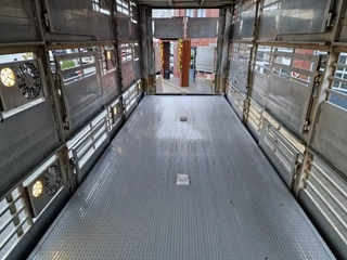 CUPPERS LVA 10-10 AL 2009 - 3 deck livestock trailer - BPW Axle - Folding roof zdjecie 28