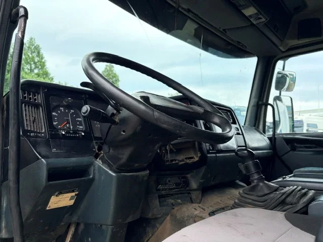 Renault Premium 385 1997 - .26G 6x2 PALFINGER / KIPPER (MECHANICAL PUMP / EURO 2 / 10 TIRES / ZF16 MANUAL GEARBOX / P.T.O. / ETC.) afbeelding 14