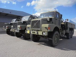 Volvo N 10 1989 - 6X6 L + FASSI 3X IN STOCK afbeelding 1