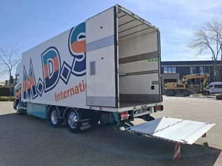 Scania R 2014 - R450 / RETARDER / ISOLATED GERMAN FLOWER COMBI / THROUGH-LOADING SYSTEM/ 2XPLATFORM 2TON / LIFT+LENKACHSE / PARKAIRCO / LWDS / EURO-6 / 2014 immagine 13