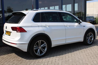 Volkswagen Tiguan 2018 - 2.0 TSI 4Motion Highline R-Line PANORAMADAK VIRTUAL ACC TREKHAAK image 8