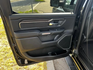 Dodge Ram 1500 2024 - 2025 Laramie Sport Twin Turbo nu in de showroom ! obrazek 16