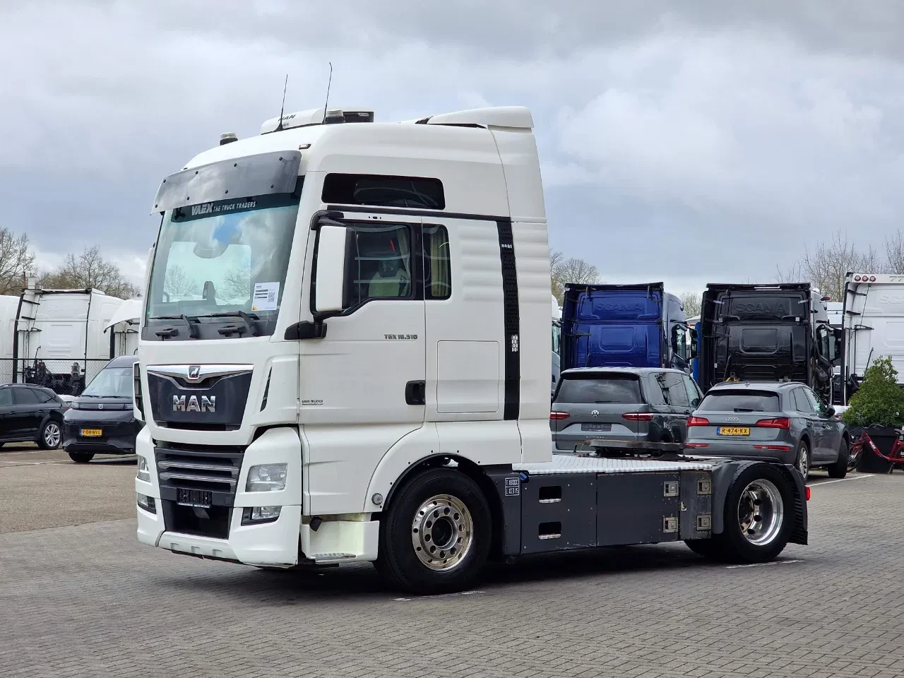 MAN TGX 2020 - 18.510 4x2 - Lowdeck - Custom interior - Full air - Night clima - Euro 6 - Alloy wheels imagem 3