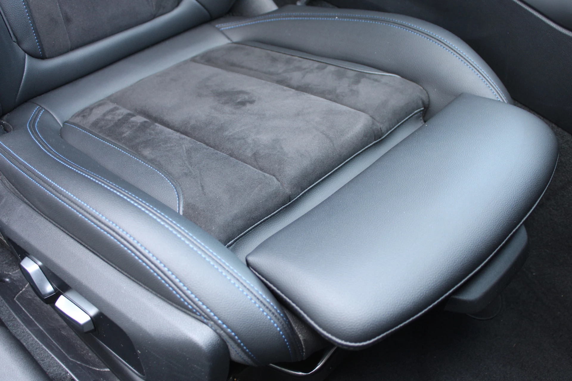 BMW 3 Series 2022 - Touring 330e High Executive M-SPORT PANORAMADAK MEMORY KEY-LESS CAMERA CARPLAY immagine 24