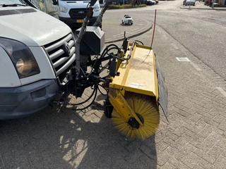 Volkswagen Crafter 2010 - 2.5TDI Openlaadbak Airco Cruisecontrol HIAB 013T + Veeg Machine / Borstel bild 4