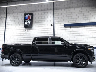 Dodge Ram 1500 2022 - Limited Night obrazek 2
