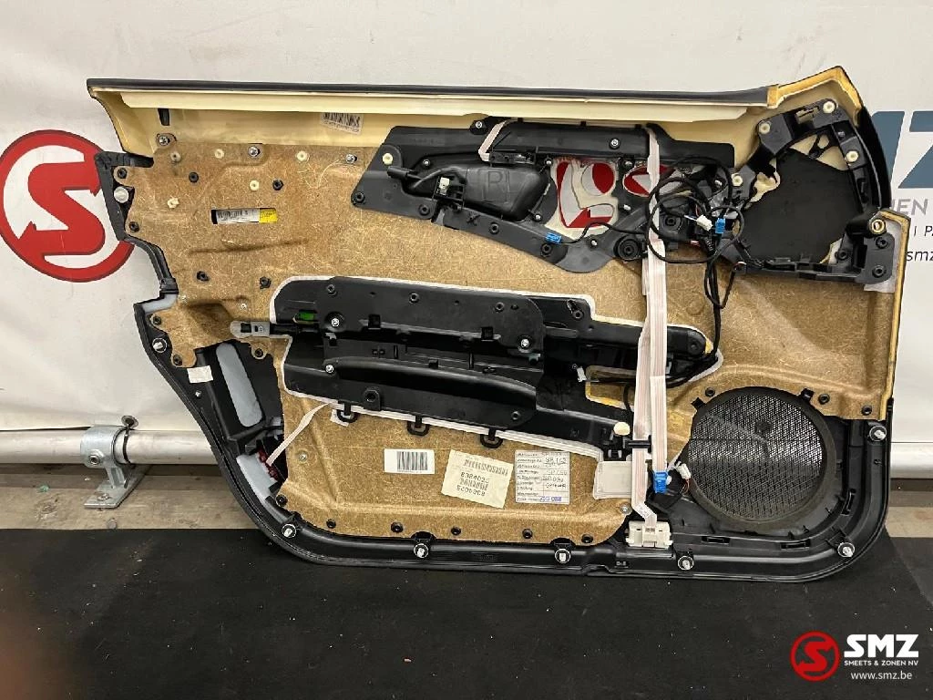Mercedes-Benz - Occ set interieur met zetels W211 Mercedes Bild 24