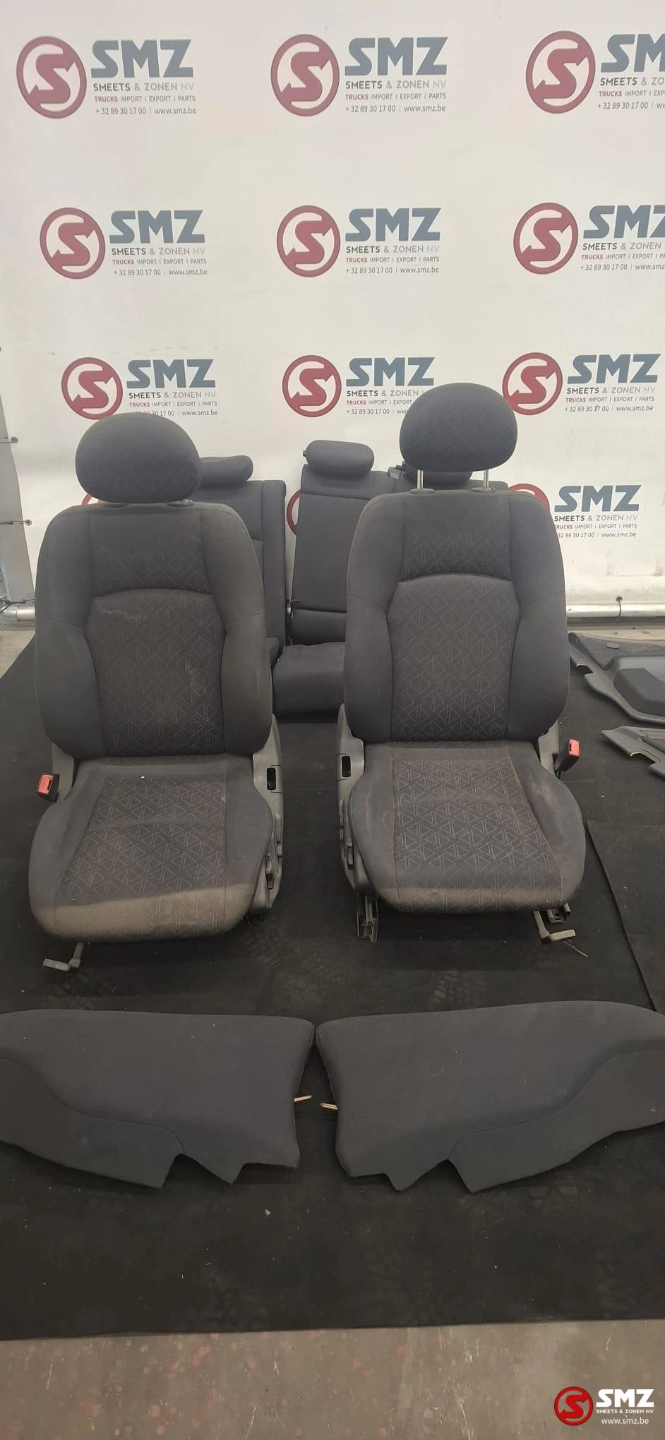 Mercedes-Benz 2002 - Occ set interieur met zetels W203 Mercedes Bild 1