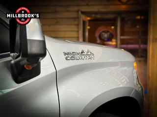 Chevrolet Silverado 2024 - USA High Country 6.2 V8 420 PK bild 9