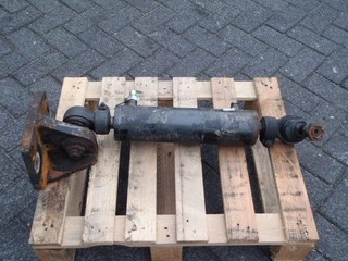 MAN N/A - 81.47501-6059 / 82.47501-6020 BOOSTER CYLINDER TGA 8X2-8X4 obrazek 2