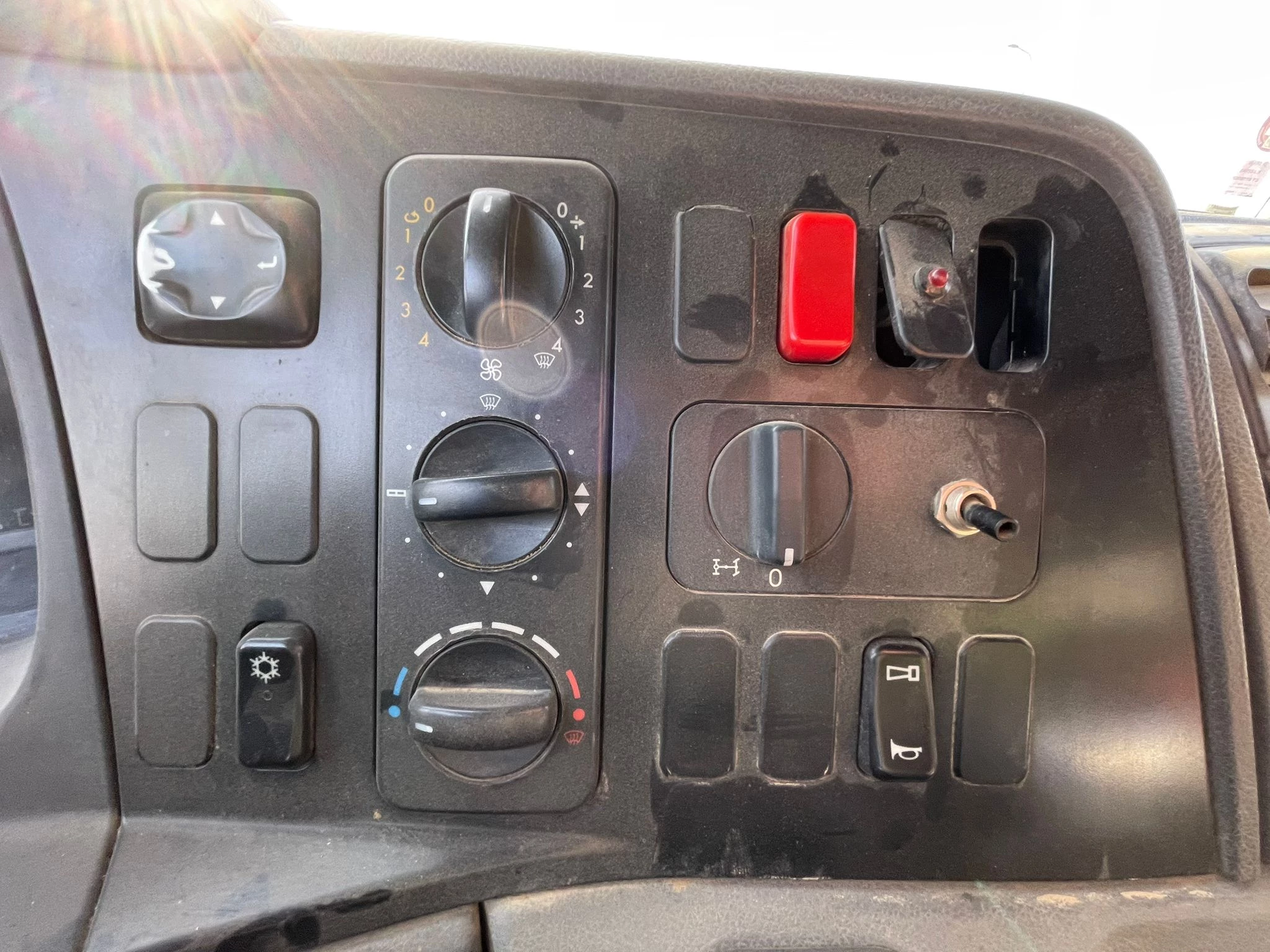 Mercedes-Benz Axor 1829 13.500L Fuel Truck 2007 imagem 17