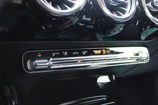 Mercedes-Benz A-Class 2023 - 180 AMG Line Panodak Sfeerlicht !!NIEUWBINNEN!! obrazek 25