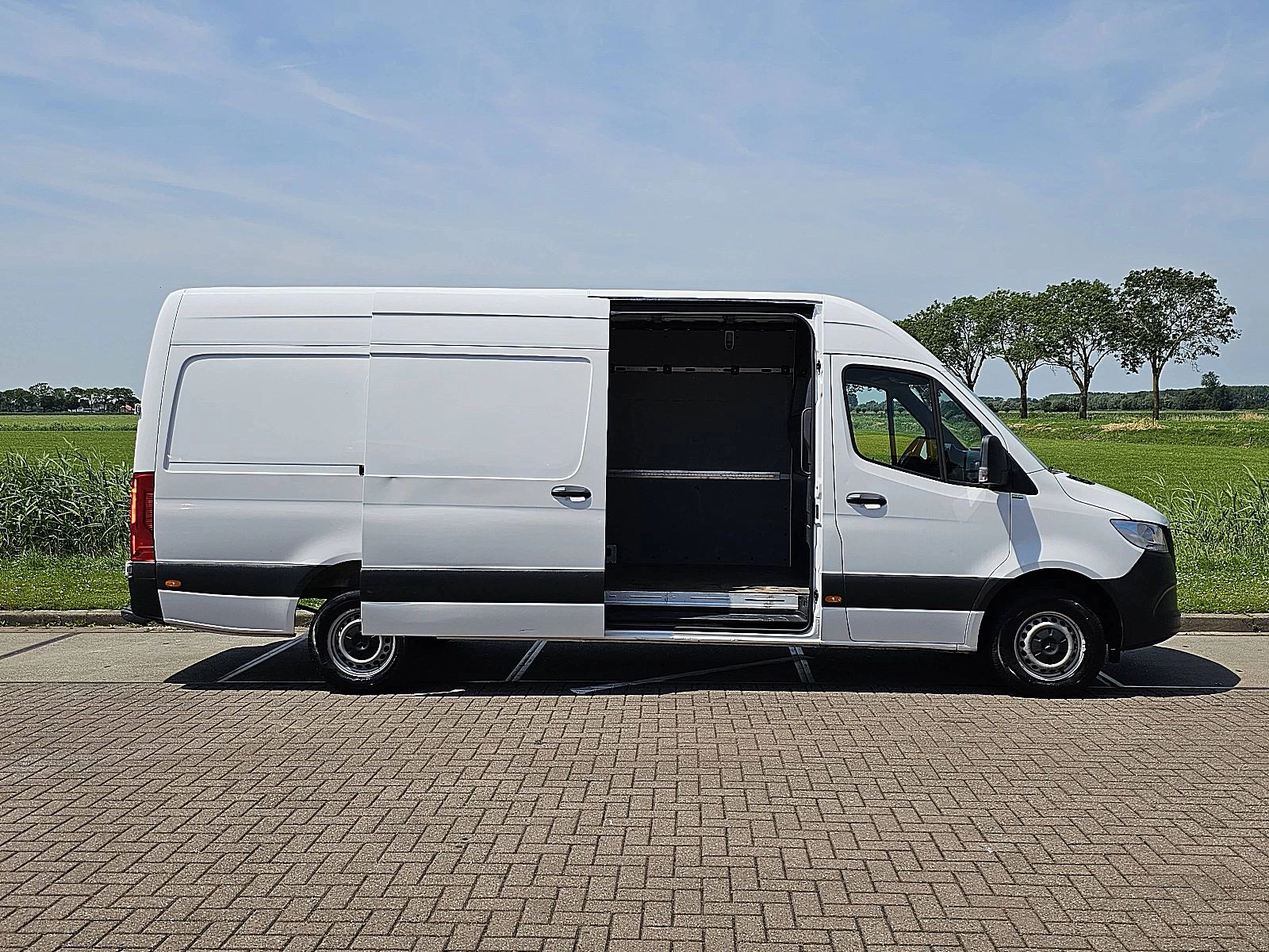 Mercedes-Benz Sprinter 2022 - 317 obrázek 13