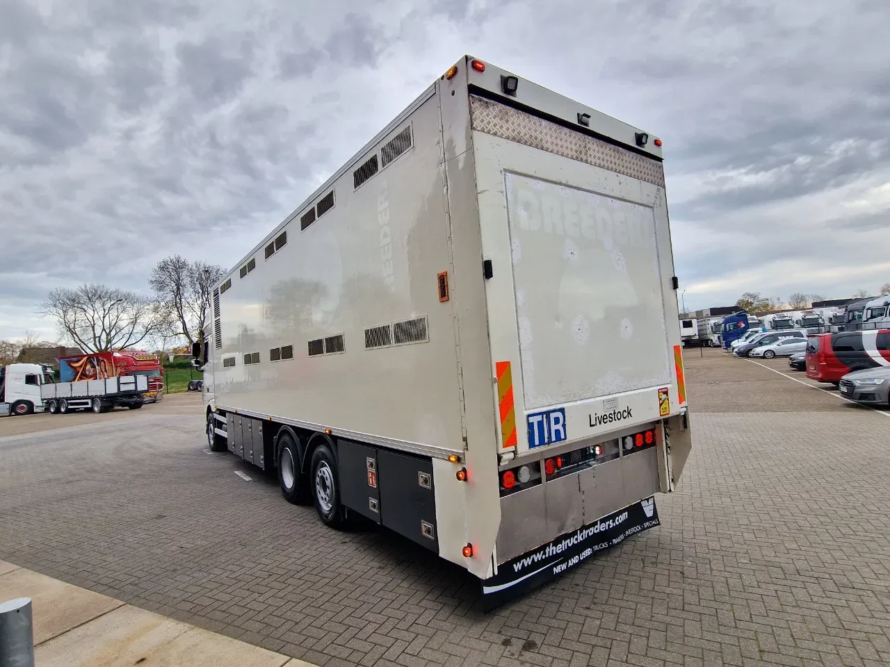 DAF XF 2017 - 440 SuperSpaceCab 6x2*4 - 2 deck Closed Livestock - 40M2 - Filtersystem Bild 5