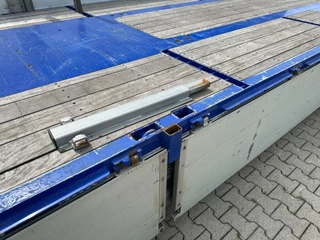Floor N/A 2021 - zeer mooie AXD.330 3-assige aanhanger met alu zijborden, rongpotten, liftas, geschoopeerd, NL-aanhanger obrazek 21