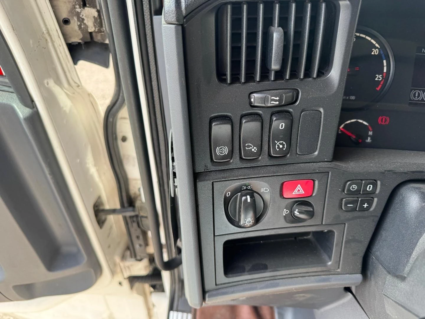 Scania R 2012 - R440 image 9