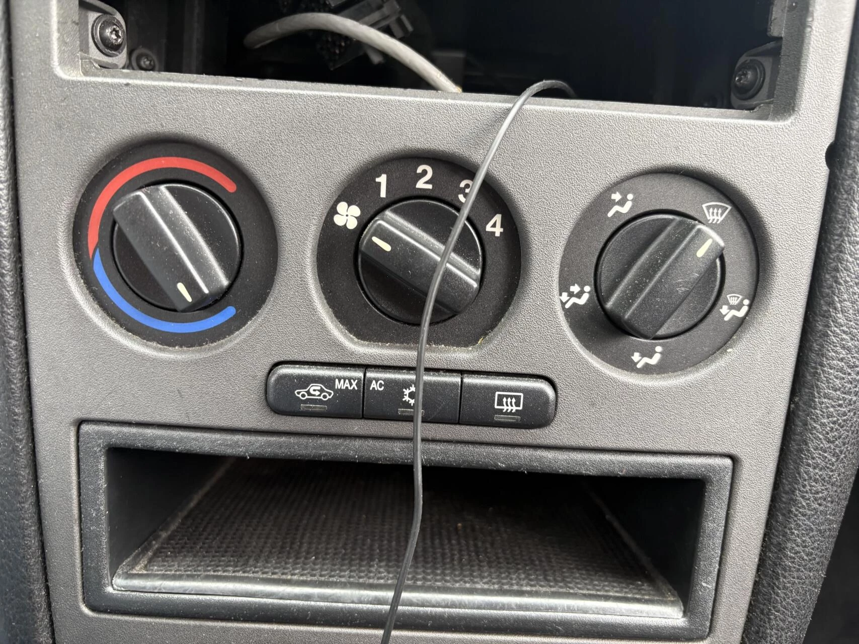 Opel Astra 2004 - 1.6-16V Njoy AIRCO 06-2027 obrázek 12