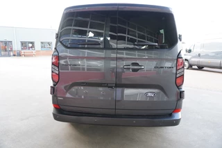 Ford Transit Custom 2025 - 320L 2.5 PHEV 233PK L2H1 Limited 8 Persoons PHEV Automaat afbeelding 6