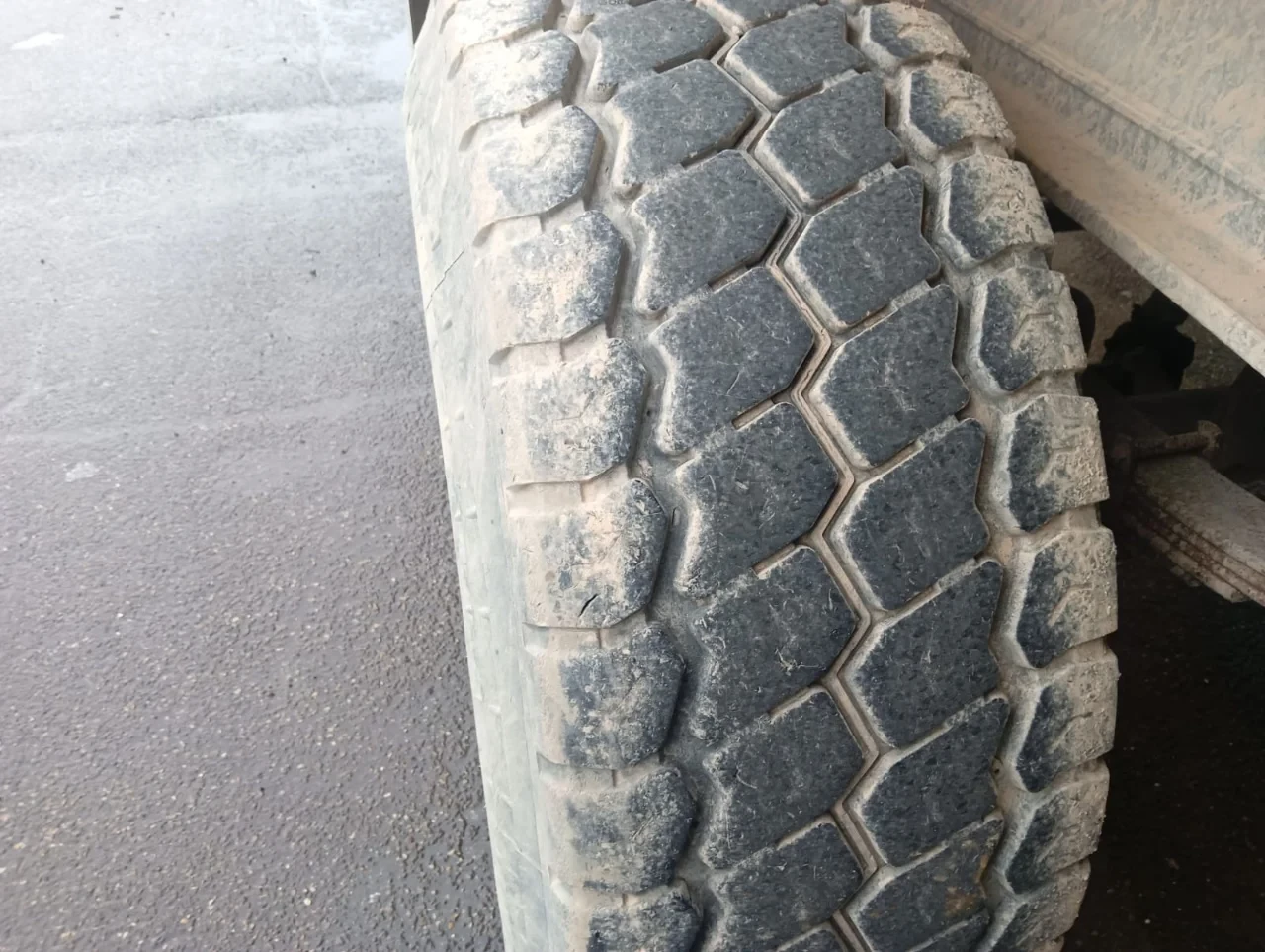 Benalu 2007 - 2 Axle Alu Tipper , Spring Suspension , Drum Brakes immagine 11