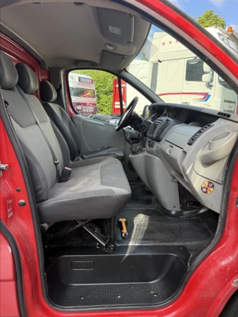 Renault Trafic 2009 - T29 L2/H1 2.0 DCI 66KW E4 afbeelding 12