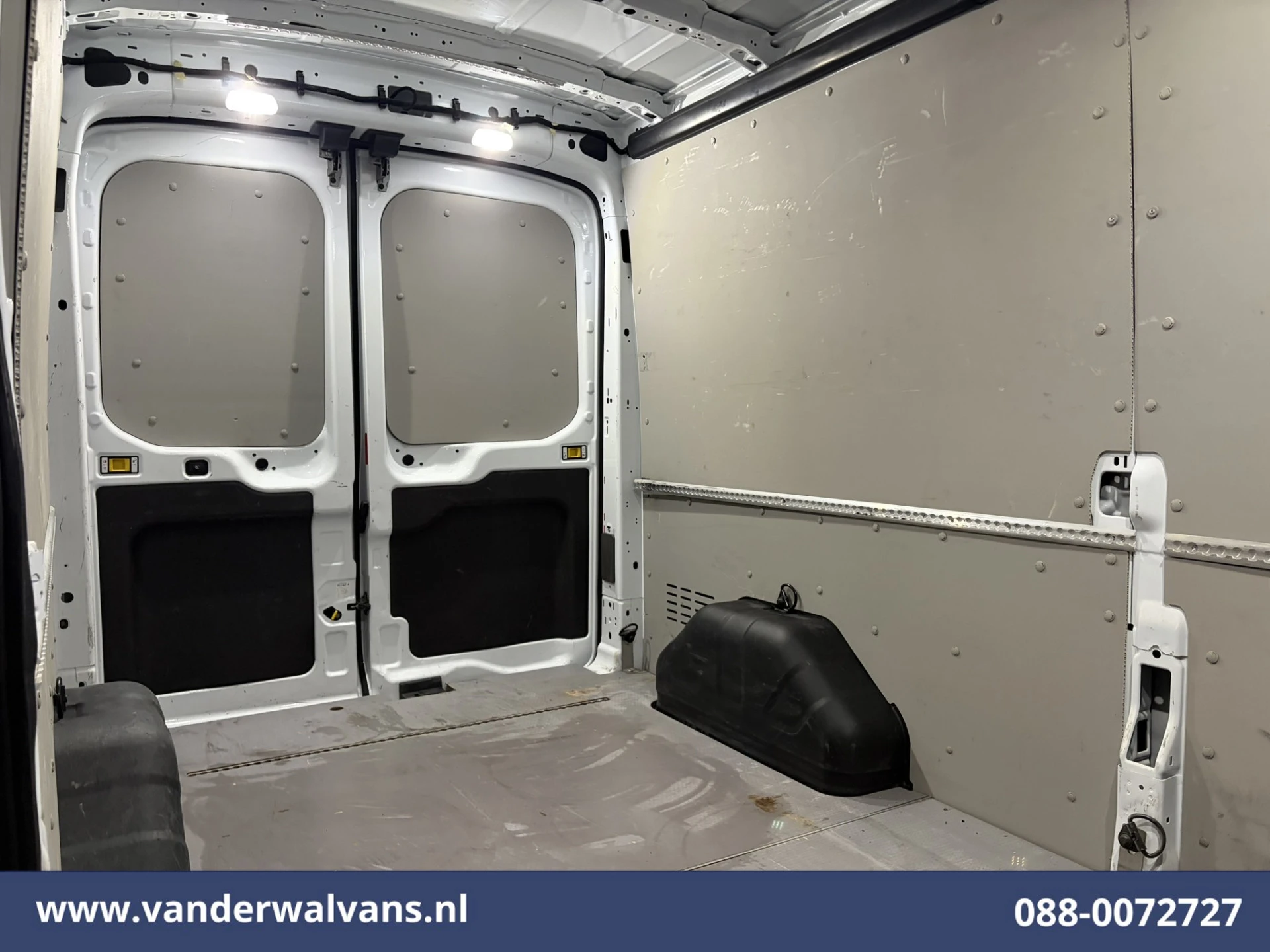 Ford Transit 2022 - 2.0 TDCI 131pk L3H2 Euro6 Airco | Camera | Cruisecontrol | Verwarmde Voorruit afbeelding 12