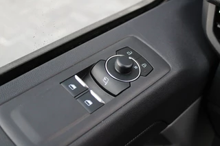 Ford Transit Custom 2025 - 320 2.5 PHEV L2H1 Limited 232pk - 2x Schuifdeur - Trekhaak - Stoel/Stuurverwarming - Blindspot - Keyless - Rijklaar afbeelding 18