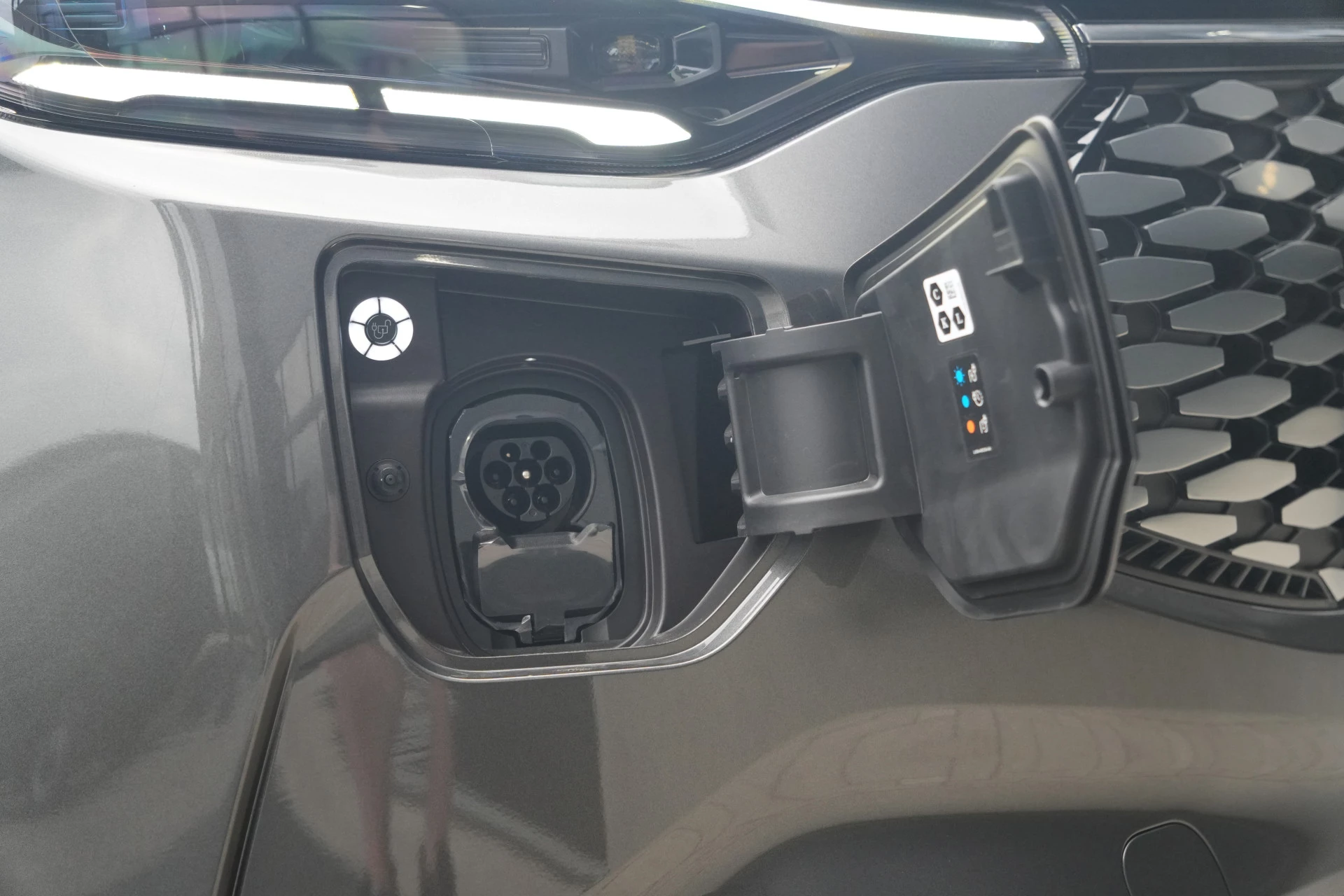 Ford E-Transit Custom 2026 - 340 L2H1 Limited 71 kWh 218pk - AGR Bestuurdersstoel - Trekhaak - ACC - B&O - Navi - Stoel/Stuurverwarming - 360 Camera - Blindspot - Rijklaar Bild 41