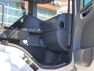 Scania P 2015 - P280 4x2 - Box with sidedoors - Loadlift - Full air - 5.70 WB - Euro 6 obrazek 23