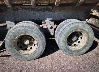 Fruehauf N/A 1999 - 2 Axle , 8 Tyres , Steel Tipper , Spring Suspension , Drum Brakes imagen 10