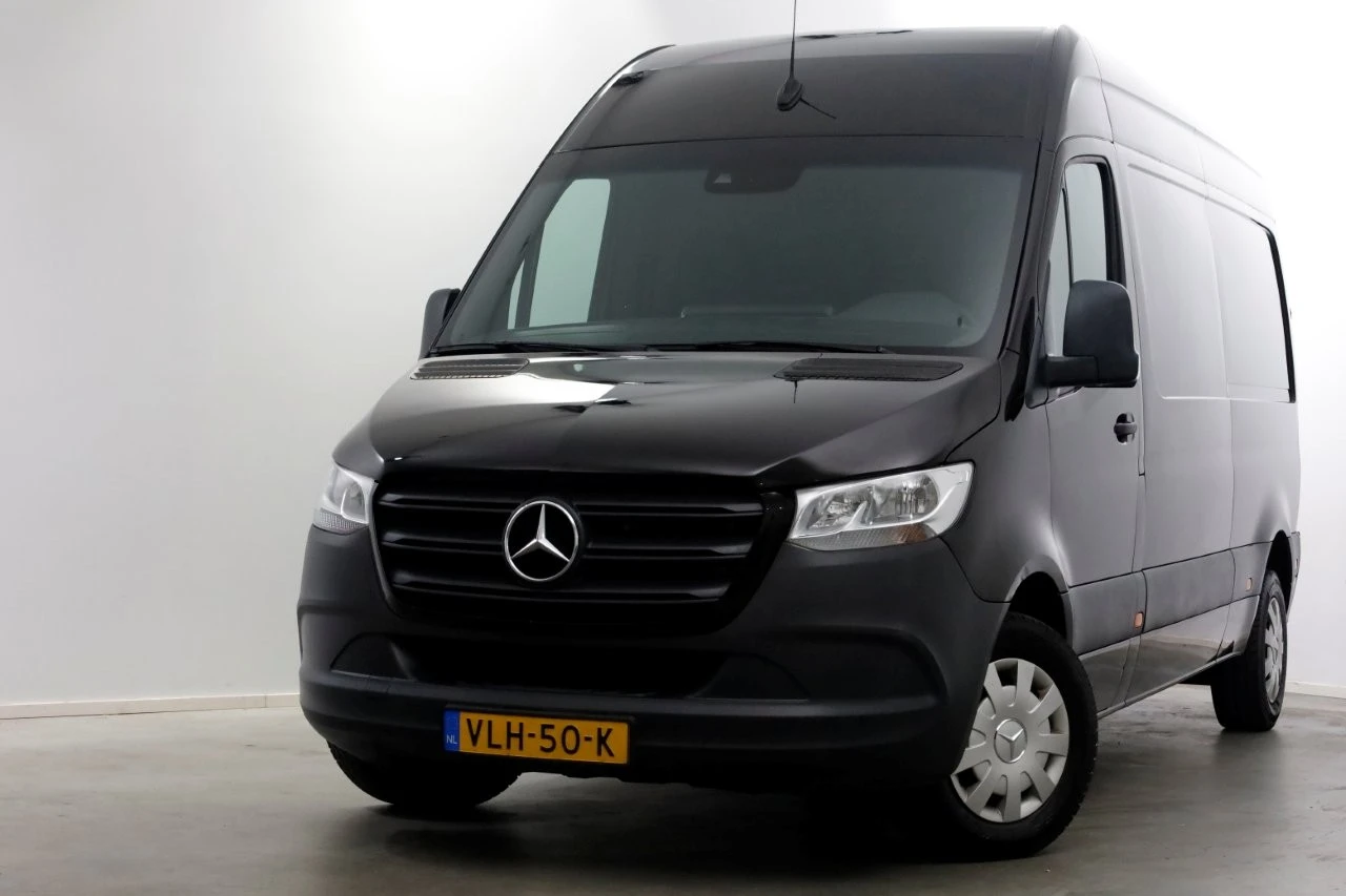 Mercedes-Benz Sprinter 2021 - 211 CDI 115pk 9G Automaat L2H2 Airco/Navi/Camera 08-2021 afbeelding 1
