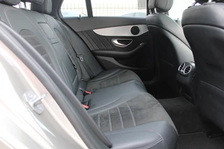 Mercedes-Benz C-Class 2019 - Estate 160 AUT9 AMG NIGHT PAKKET PANORAMADAK 360-CAMERA 19'' NL AUTO imagem 21