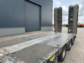 Broshuis N/A 2019 - 3ABSD Lowloader 3-axle / GVW: 59.000kg / Neck: 23.000kg / hydraulic steering + ramps + loading table / 4.60m extendable / winch / liftaxle obrazek 35