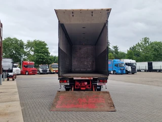 Scania 94 260 2003 - P94 - 4x2 - Full air - Manual gearbox - Loadlift - 5.50 Wb obrazek 7