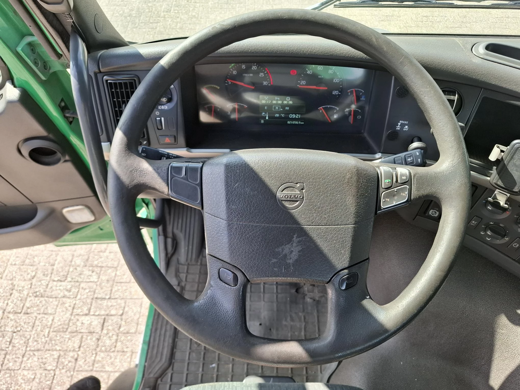 Volvo FM 11.370 2012 - / HMF 1420 REMOTED CRANE / LIFT+LENKACHSE / AIRCO / FRIDGE / AUTOMATIC / EURO-5 / 2012 изображение 27