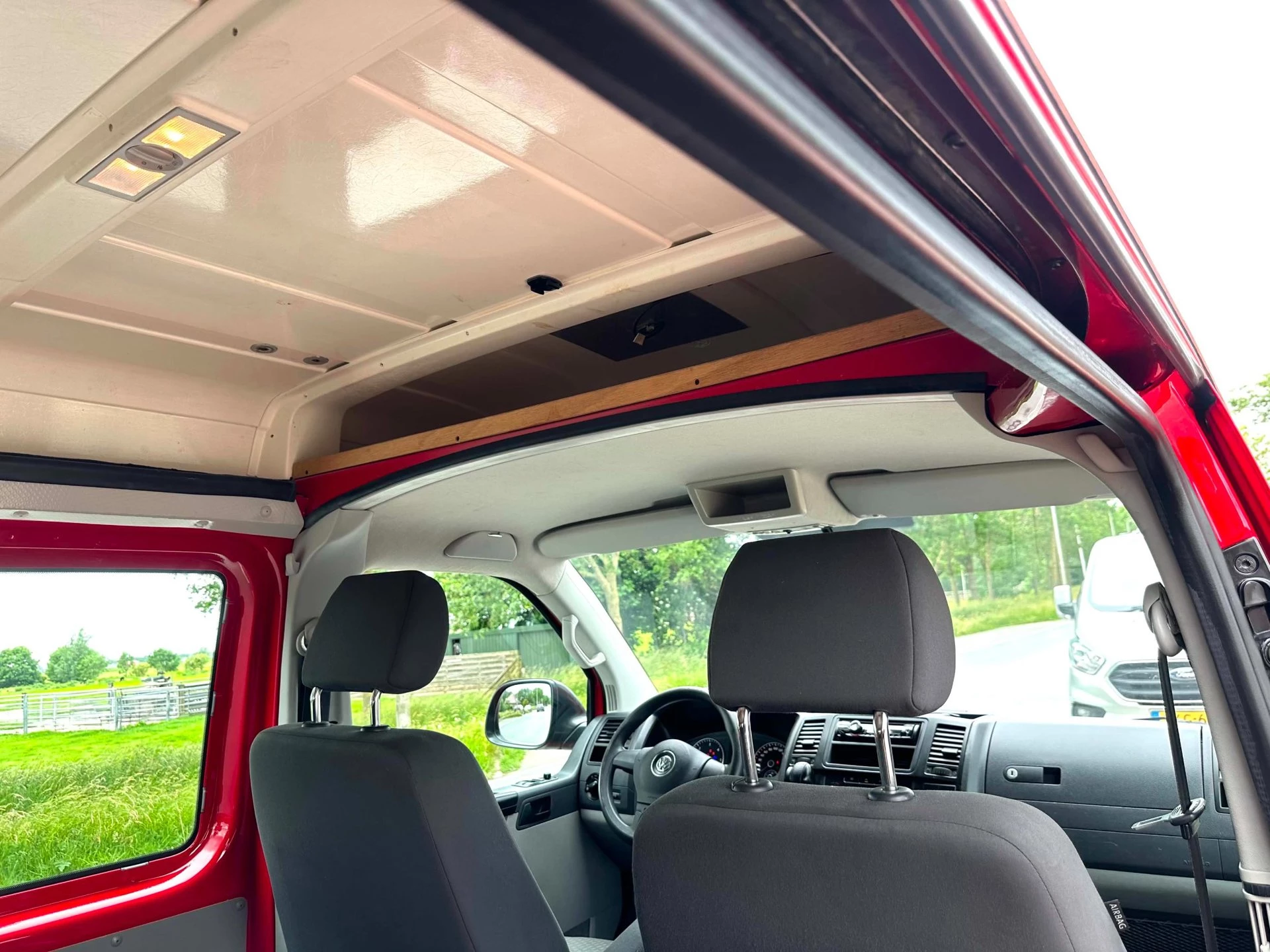 Volkswagen Transporter 2012 - Kombi 2.0 TDI L2H2 9 Persoons Automaat Marge 140 PK afbeelding 34