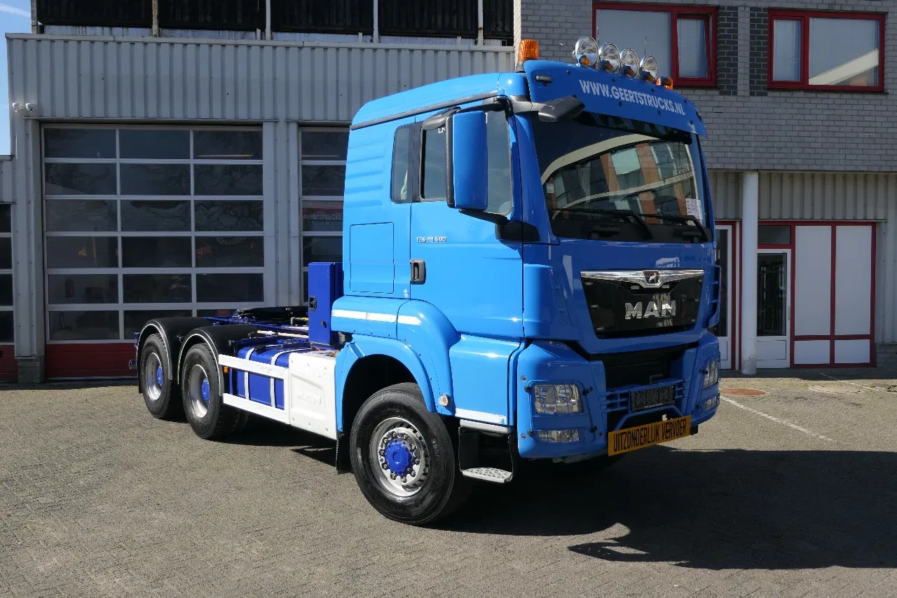 MAN TGS 2019 - 33.500 | 6X6 CARDAN | 418232Km | 2019 | Hydraulic / Tractor head | Sleep Cab. | Stand Klima | Navi | Fridge | Euro6-C | TUV/MOT/APK 07-2026 | Belgium Truck afbeelding 1